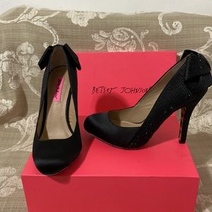 NWT Betsey Johnson Shoes Black Size 9.